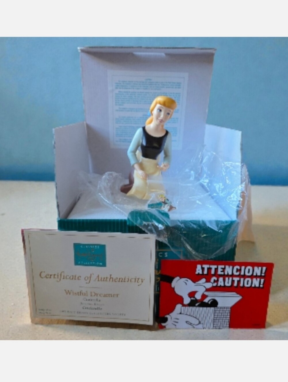 🆕️Disney Classics "Wistful Dreamer" COA & Pin Cinderella Porcelain Figurine